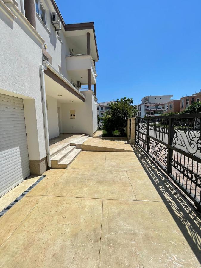 Apartments Harris Ulcinj Exteriör bild